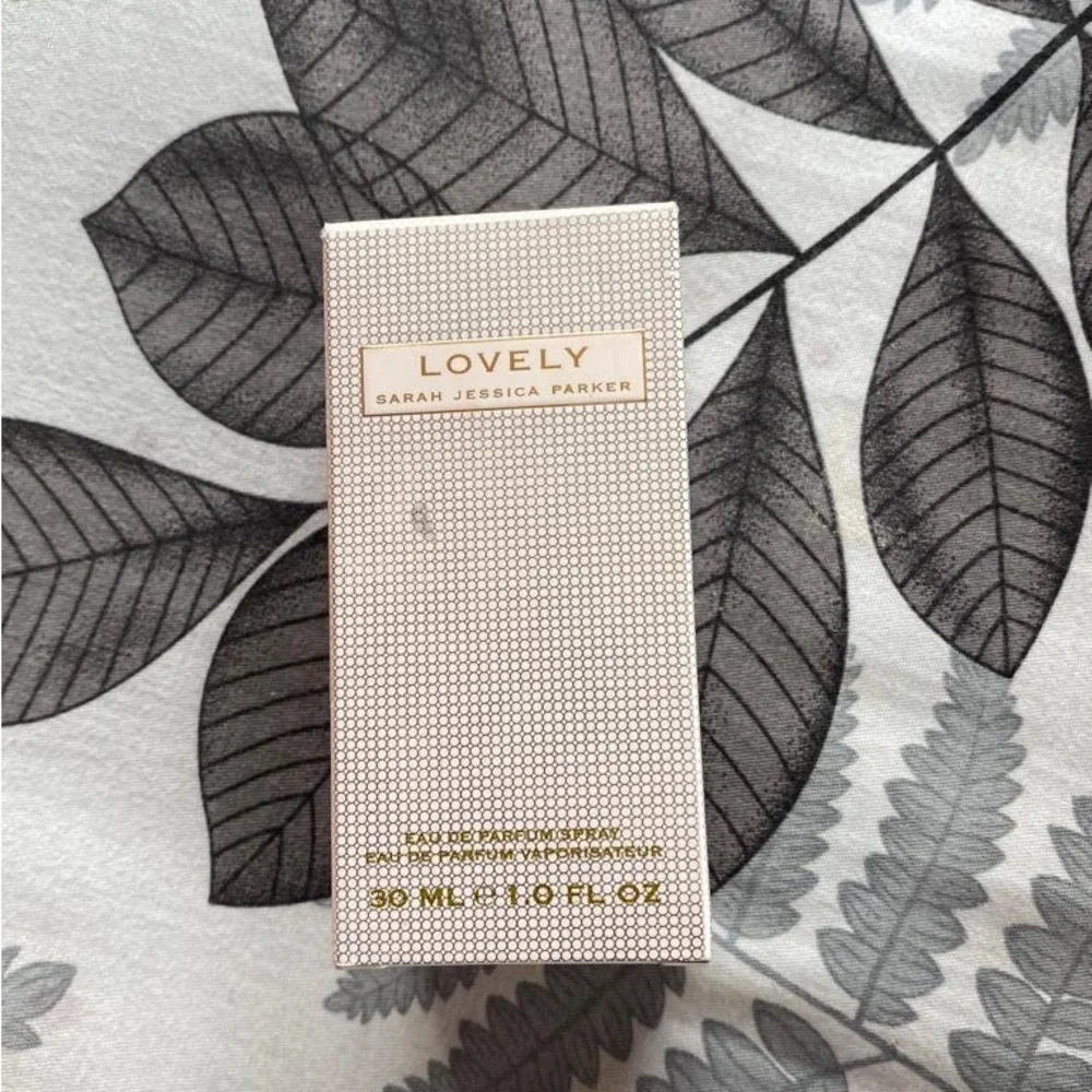 🌷SJP Lovely🌷 - Picture 3 of 8